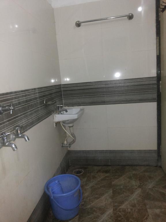 Hotel Sai Galaxy Inn Shirdi Quarto foto